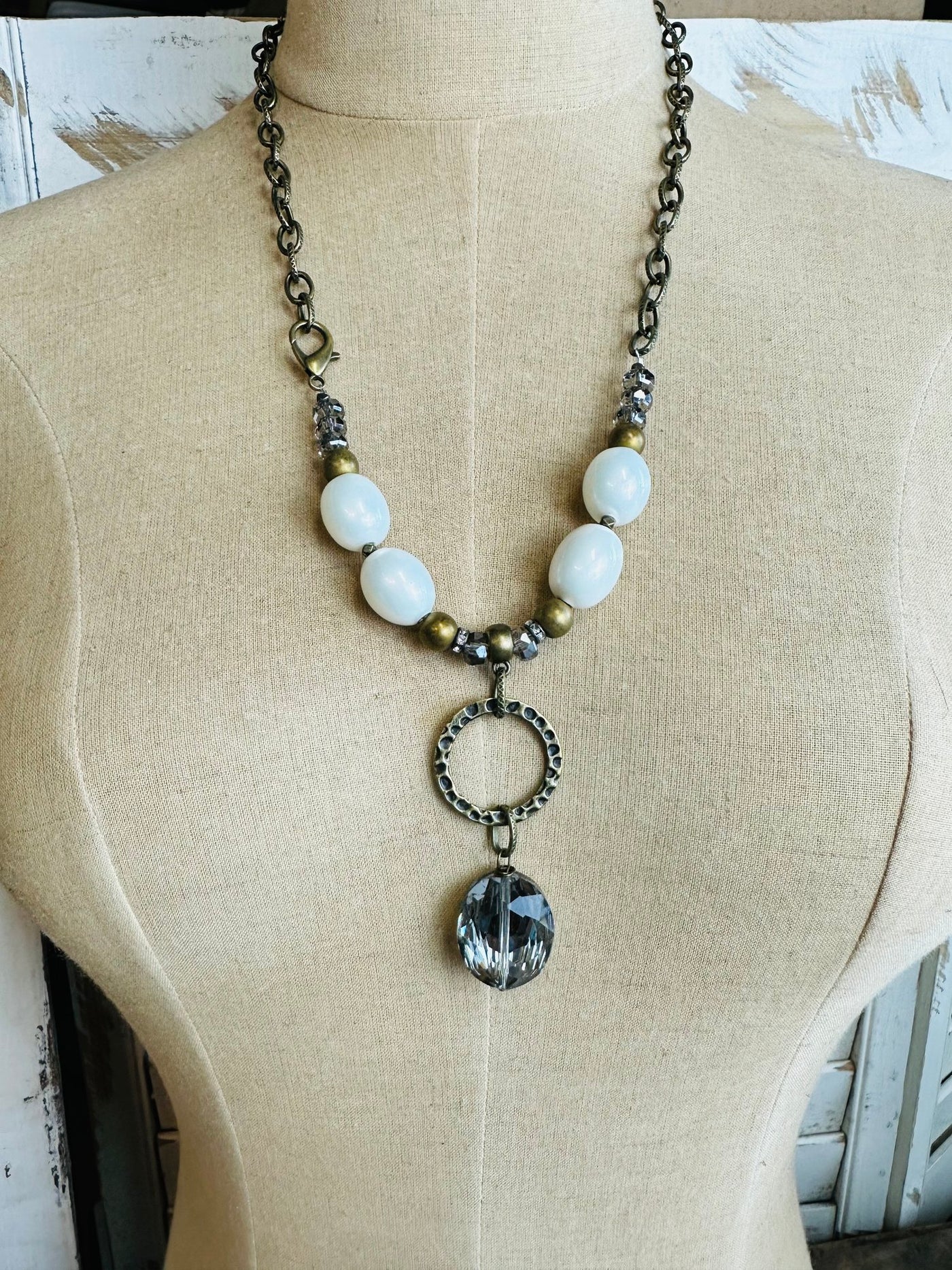 Scooples Smokey Ring Pearl Necklace