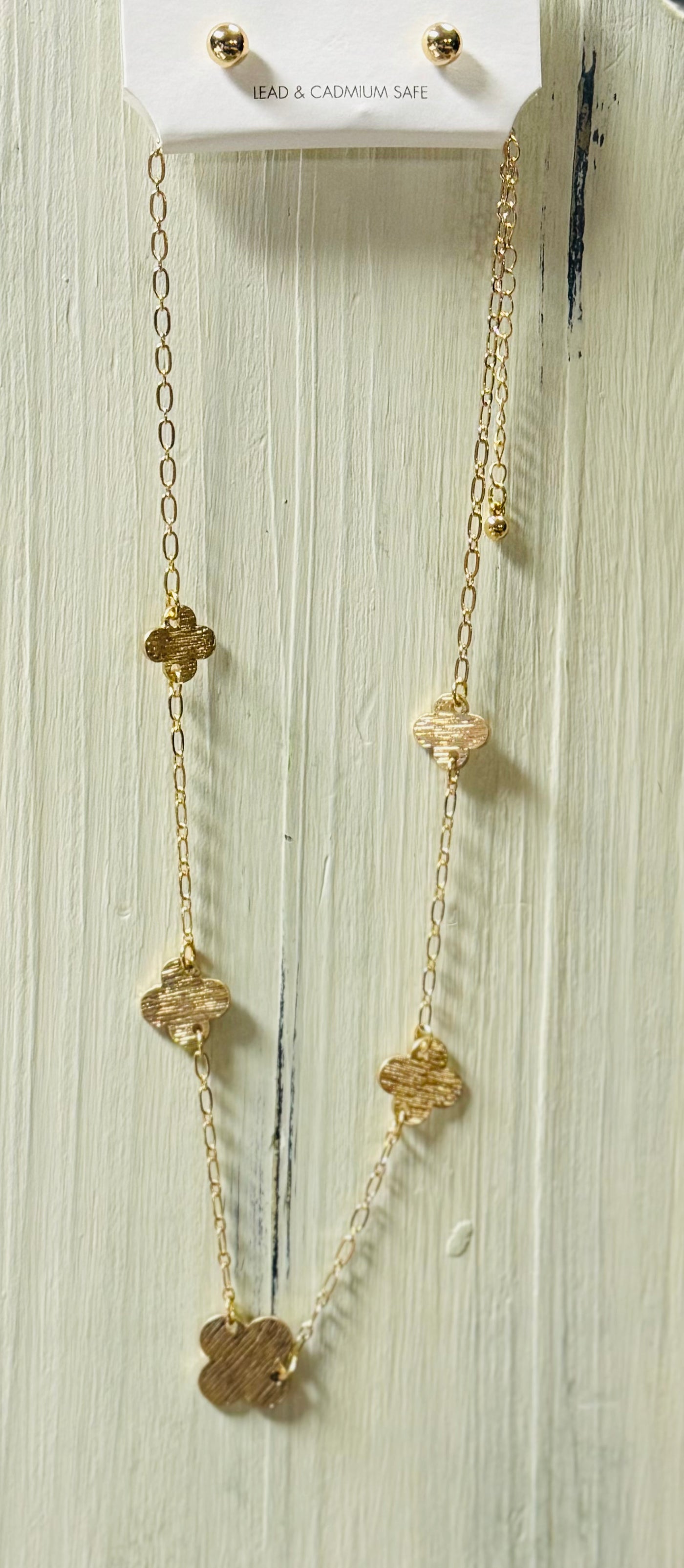 Gold Necklace w/Clover Accents Necklace Set