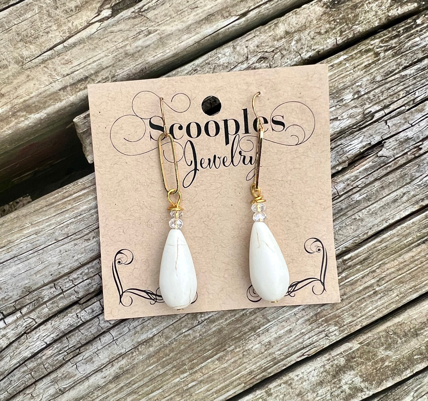 SCOOPLES WHITE STONE GOLD WIRE EARRINGS