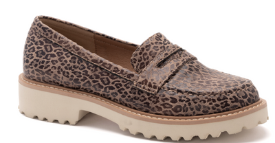 Corkys "Boost" Loafer in Small Leopard