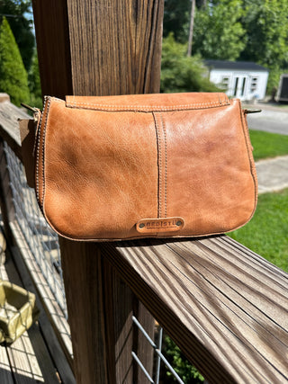 BedStu "EastEnd" in Tan Dip Dye