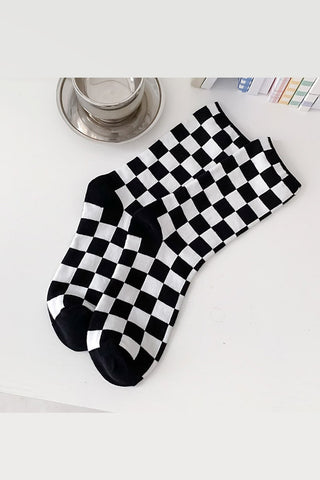 SOPHIA'S CORNER BLACK CHECKERED SOCKS