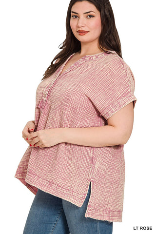 CURVY LIGHT ROSE WASHED DOUBLE GAUZE 3/4 BUTTON HENLEY NECK TOP Final Sale