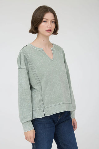 SC MOSS WASHED EXPOSED SEAM LONG SLEEVE KNIT TOP