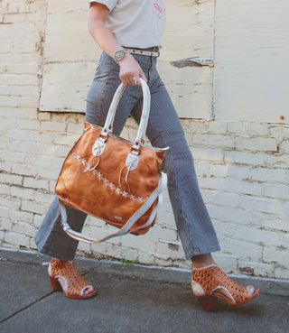 Bed Stu "Bruna" in Tan Rustic Nectar Lux