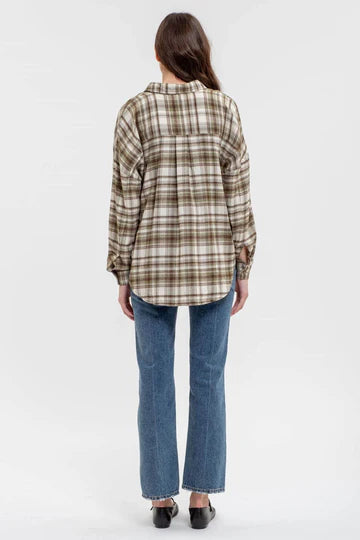 COLLARED LONG SLEEVE BUTTON DOWN PLAID SHIRT (2 Colors)