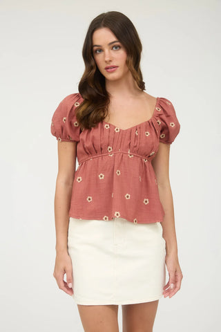 SC SIENNA EMBROIDERED DAISY PUFF SLEEVE PLEATED BLOUSE FINAL SALE