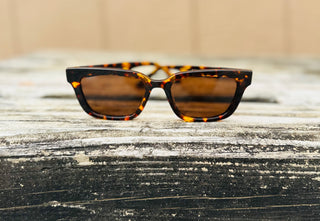 Vivian in Ember Tortoise/Dark Brown Polarized Sunglasses