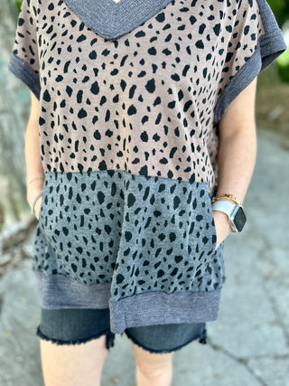 Leopard Knit and Texture Knit Mixed Vest with Front Pocket