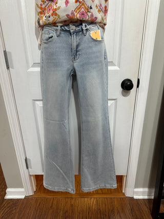 RISEN LOW RISE FLARE JEANS in LIGHT