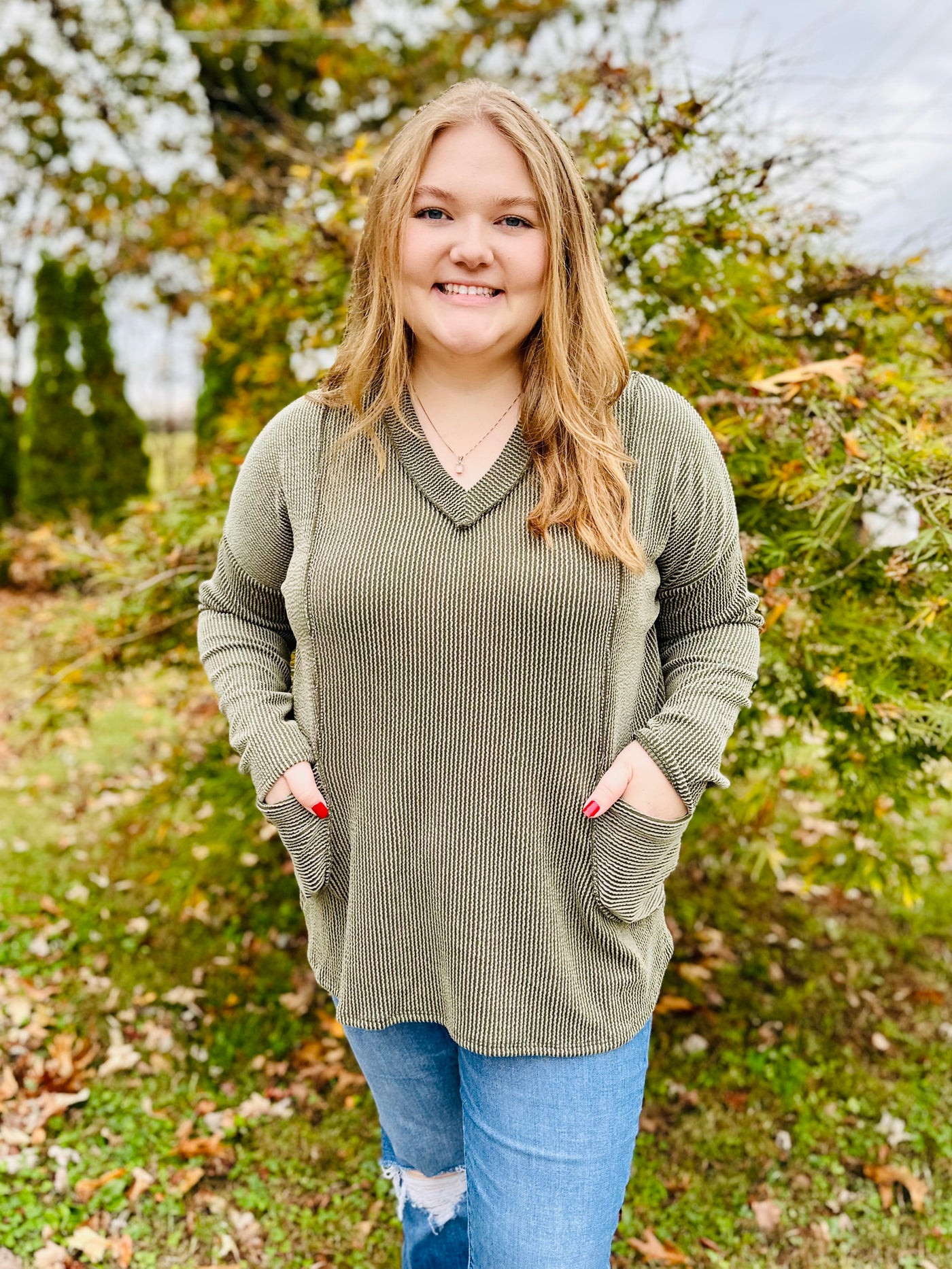 CURVY OLIVE LONG SLEEVE SOLID URBAN RIBBED TOP WITH POCKETS