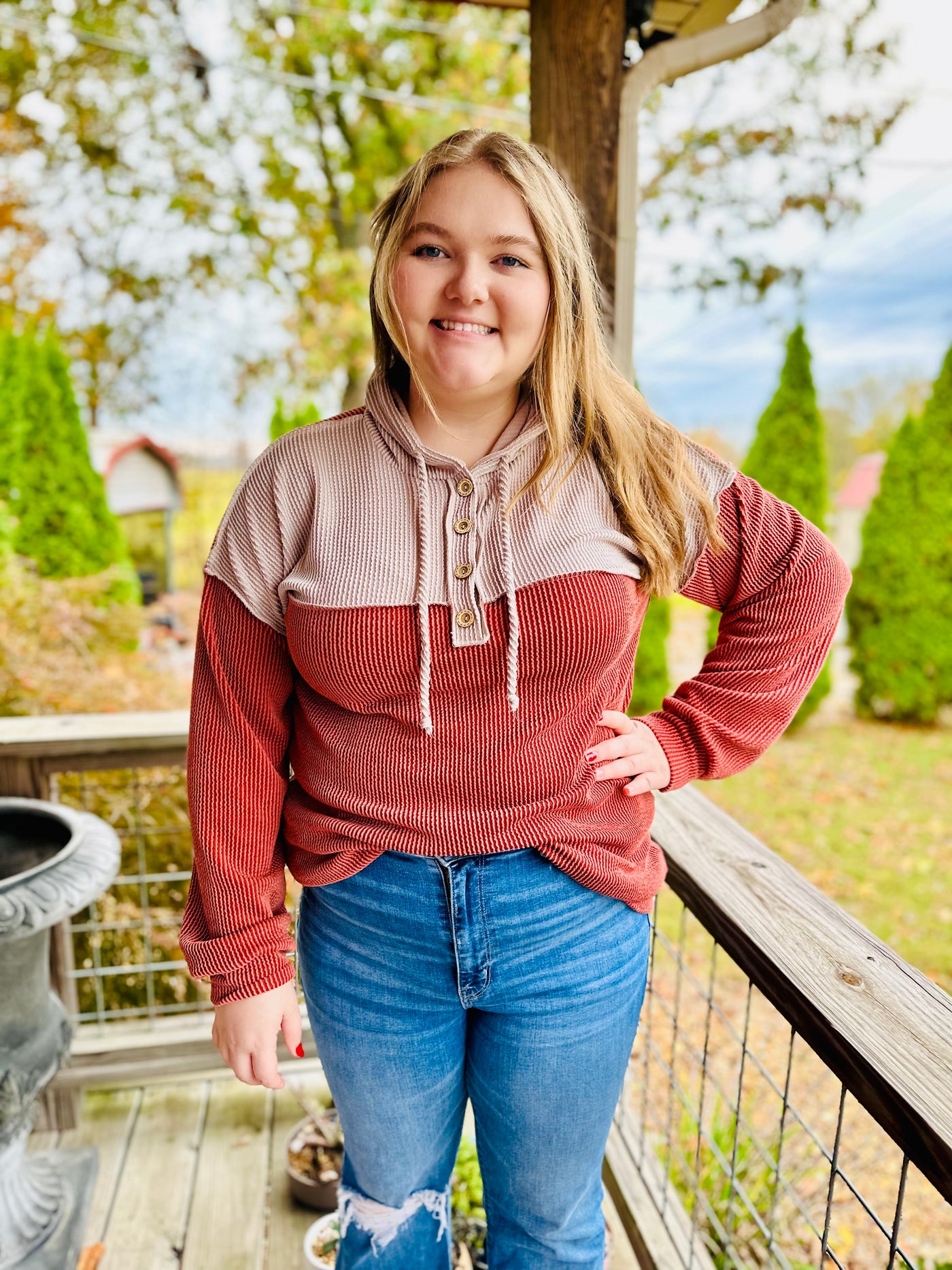 CURVY RUST URBAN RIBBED CONTRAST HOODIE WITH BUTTONS