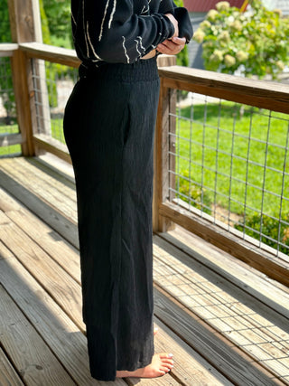 Black High-Waist Crinkled Wide Leg Pants with Pockets