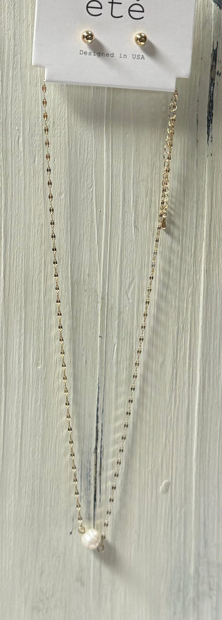 Gold Chain w/Freshwater Pearl