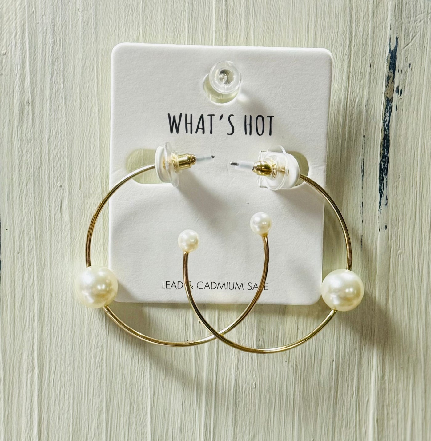 Gold Hoop Earring w/Pearl Ball Accent