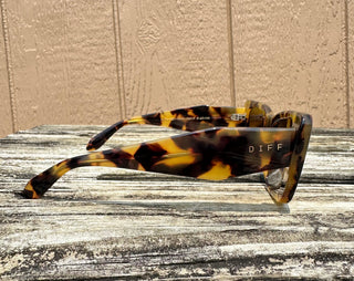 DIFF EYEWEAR AURA BROWN KOMBU + BROWN POLARIZED