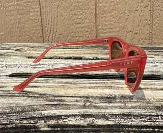 DIFF EYEWEAR AVRIL - GUAVA + BROWN