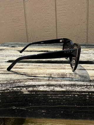 DIFF EYEWEAR ARIANA BLACK + GREY GRADIENT