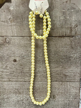 Sophia's Corner Faux Pearl Necklace/Bracelet Set