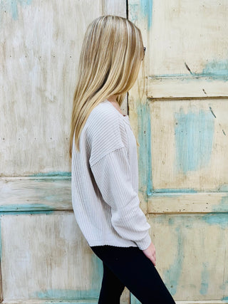 SC OATMEAL RIBBED HENLEY LONG SLEEVE EXPOSED SEAM KNIT TOP