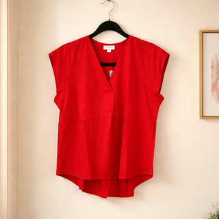Red Cap Short Sleeve V Neck Top