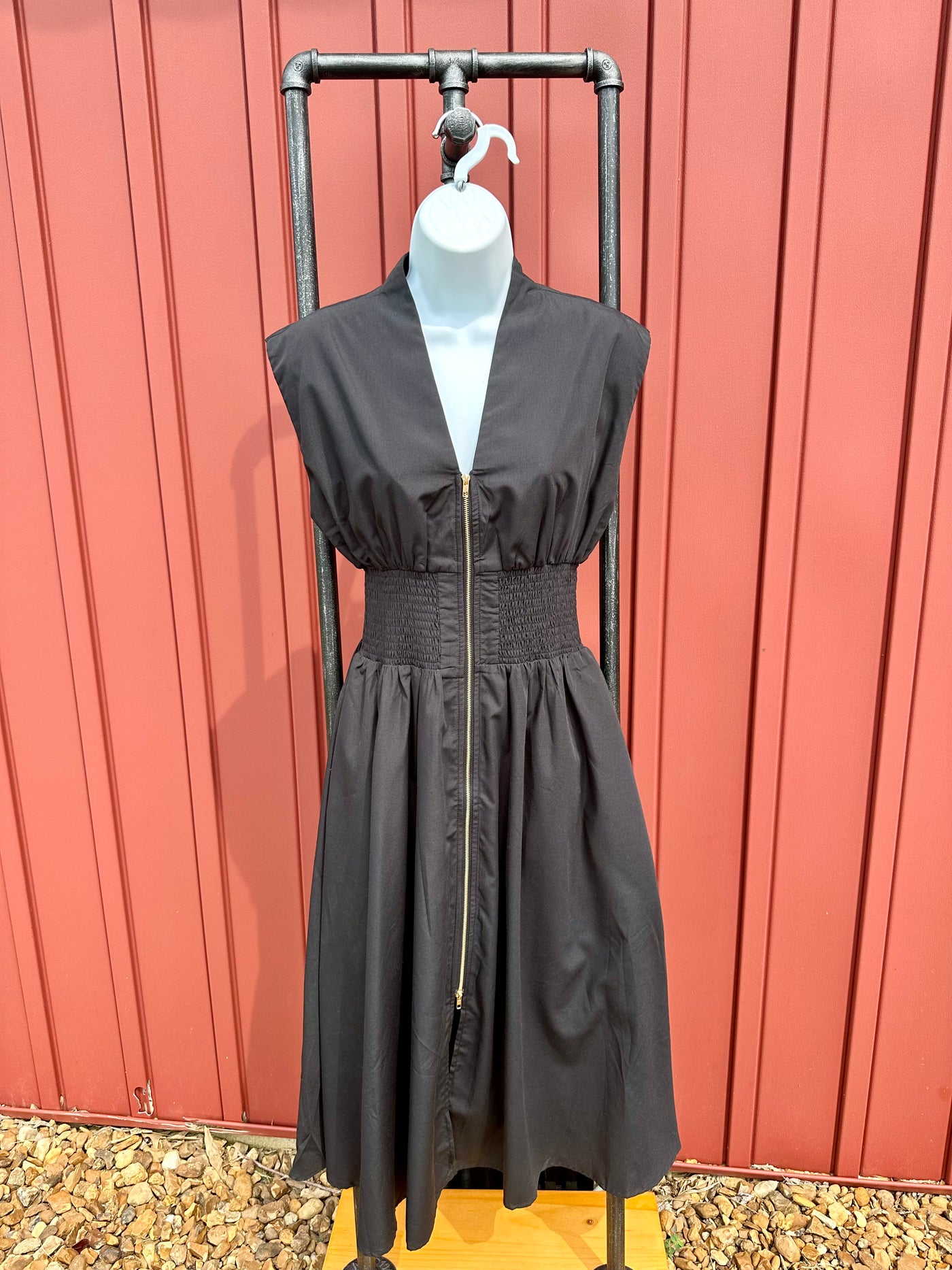 Black Zippered Solid V-Neck Sleeveless Midi Dress w/ Pockets