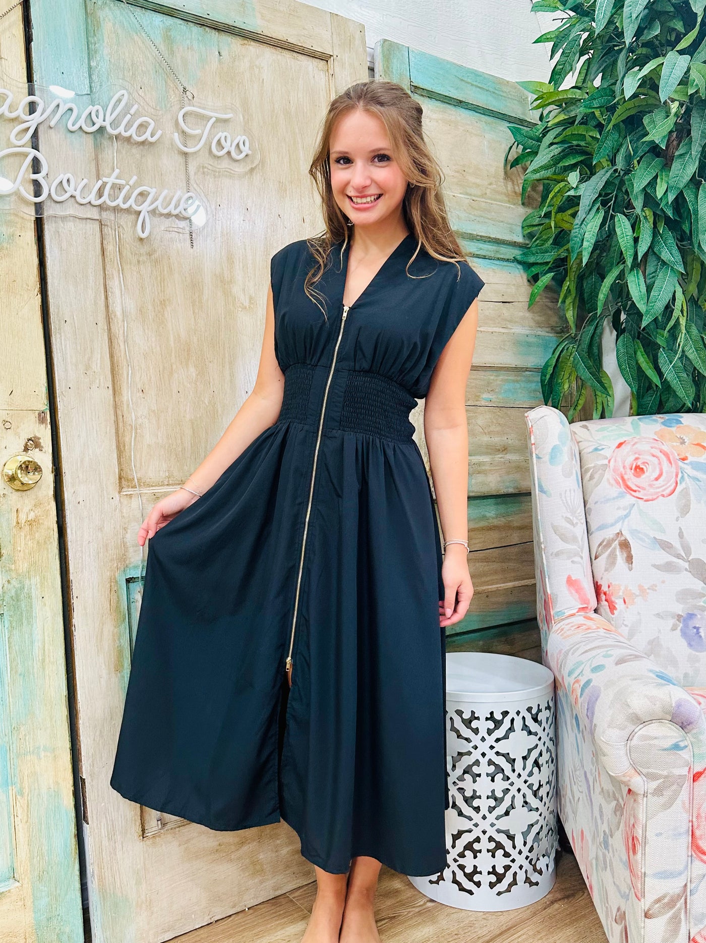 Black Zippered Solid V-Neck Sleeveless Midi Dress w/ Pockets