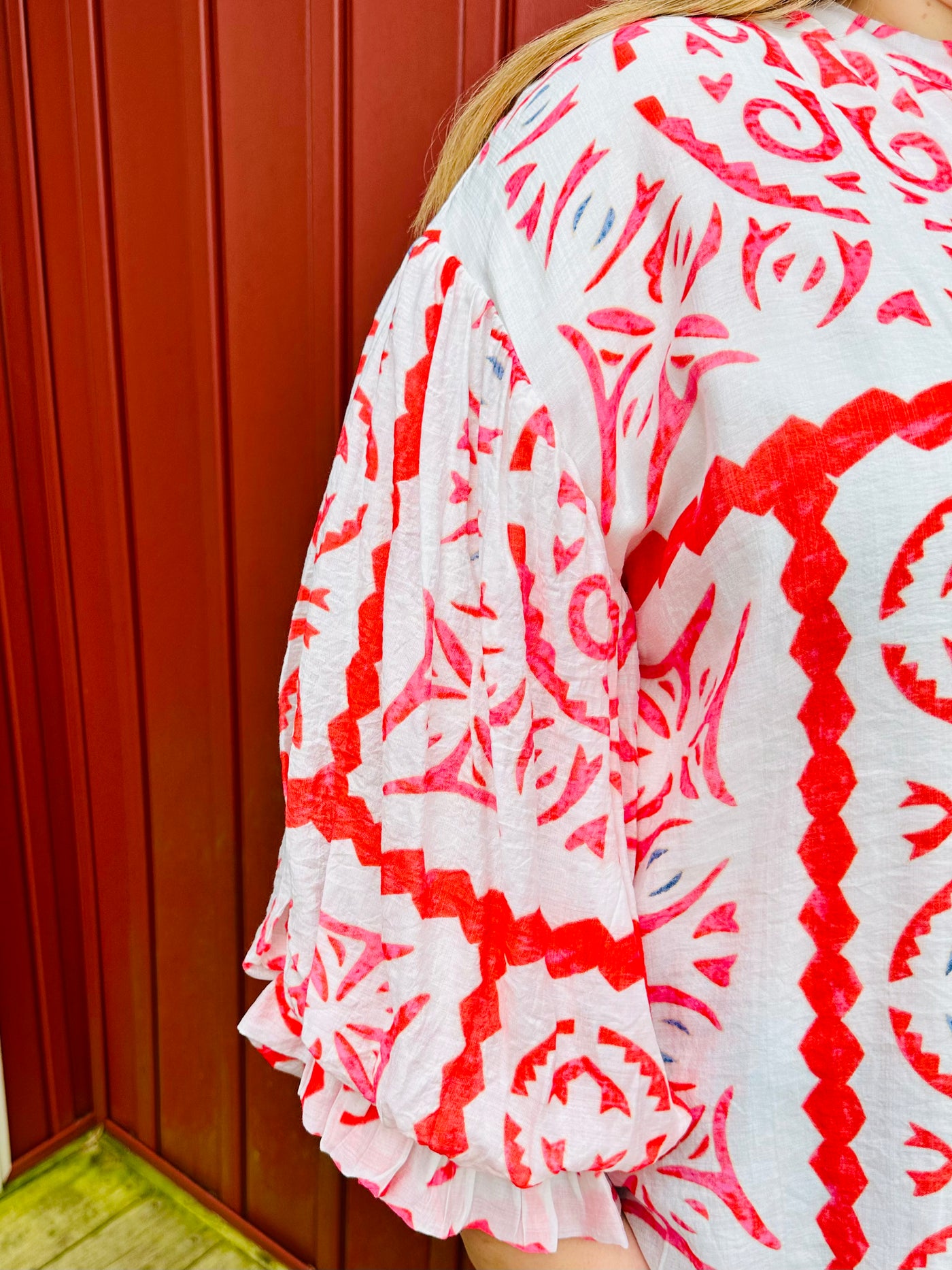 Curvy Cream Coral AZTEC PRINT BUBBLE SLEEVE BLOUSE