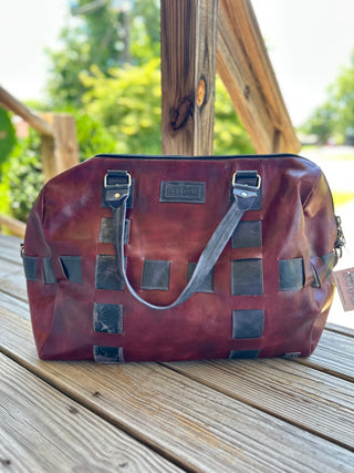 BedStu "Keg" in Cherry Rustic Lacquer*