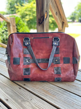 BedStu "Keg" in Cherry Rustic Lacquer*