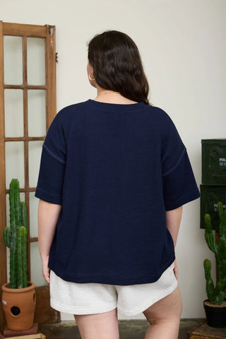 CURVY NAVY RIBBED SPLIT NECK SHORT SLEEVE BOXY KNIT TOP