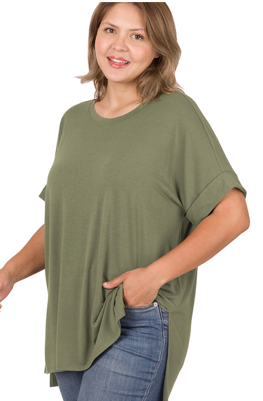 CURVY LIGHT OLIVE ROLLED SHORT SLEEVE ROUND NECK TOP WITH SIDE SLIT HIGH-LOW HEM