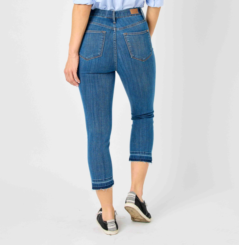 JUDY BLUE MEDIUM HIGH WAIST PULL ON CAPRI