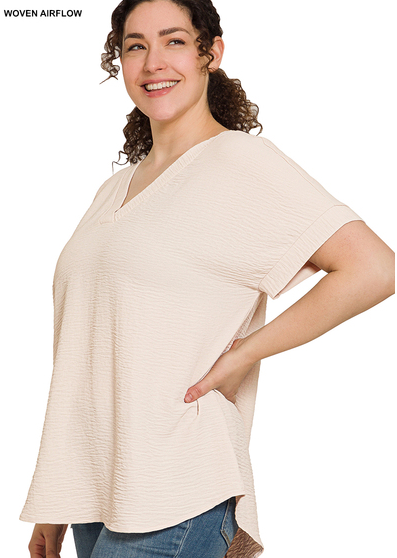 CURVY SAND BEIGE WOVEN AIRFLOW V-NECK HI-LOW HEM TOP