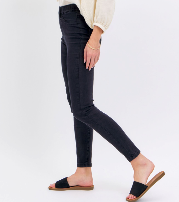 JUDY BLUE HIGH WAIST PULL ON SHIELD POCKETS SKINNY in BLACK