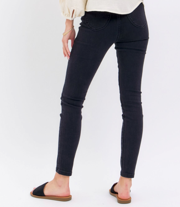 JUDY BLUE HIGH WAIST PULL ON SHIELD POCKETS SKINNY in BLACK