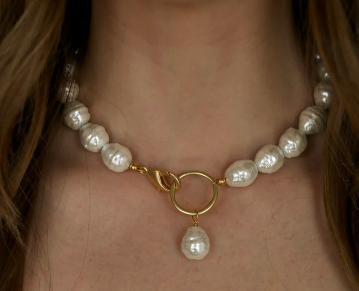 Glam Large Pearl Necklace