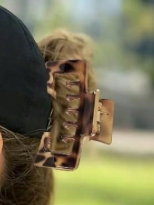 Hat-Friendly Claw Clips (8 Colors)