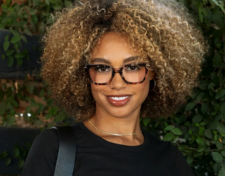 Peepers "Buzzworthy" Readers in Sand Quartz/Cherry (4 Strengths)