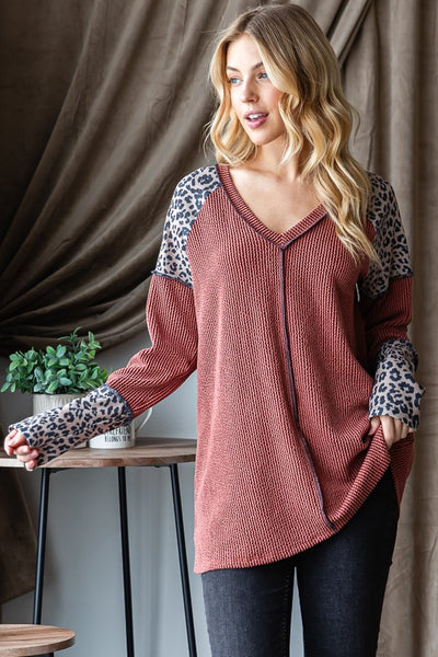 RUST LONG SLEEVE V NECK RIBBED ANIMAL PRINT TOP