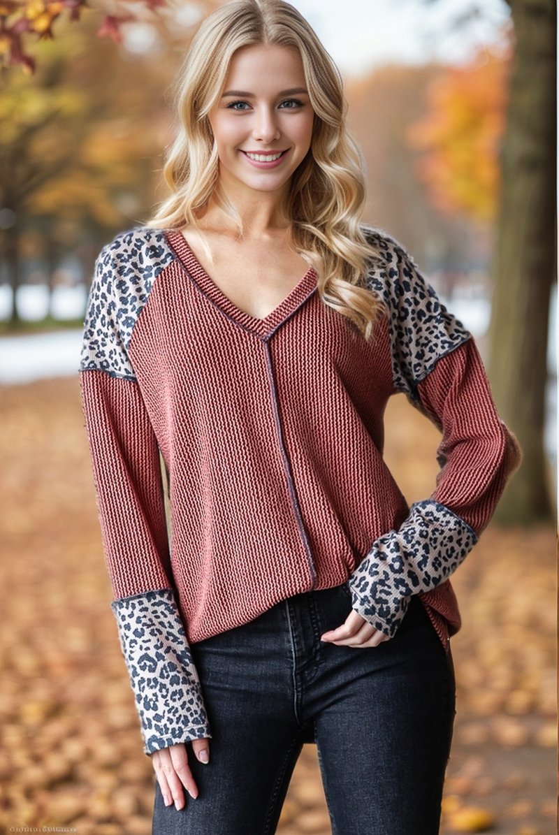 RUST LONG SLEEVE V NECK RIBBED ANIMAL PRINT TOP