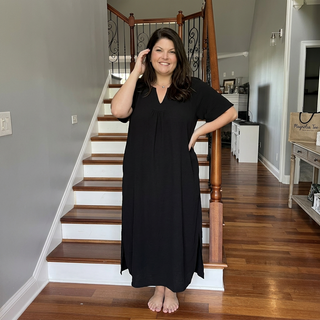 Curvy Black V Neck Maxi Dress w/ Pockets