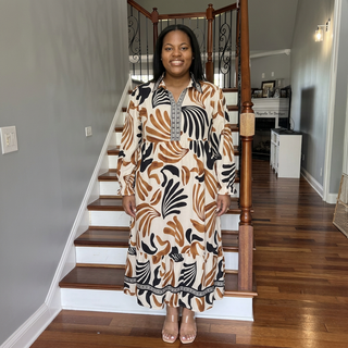 Curvy Abstract Print Split Neck Collared Maxi Dress w/ Pockets