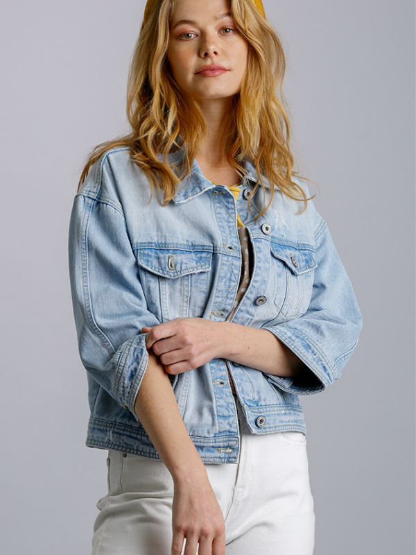Light Denim Collar Button Down Denim Jacket with Chest and Side Pockets