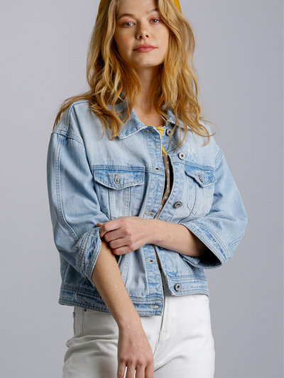 Light Denim Collar Button Down Denim Jacket with Chest and Side Pockets