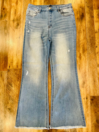 Risen Curvy Light Wash High rise vintage frayed hem flare jeans