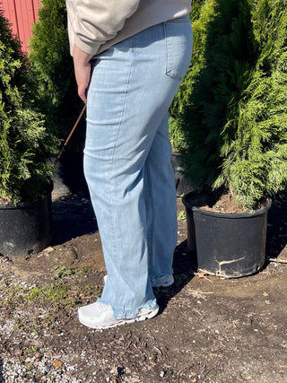 CURVY JUDY BLUE LIGHT WASH HIGH WAIST DESTROYED HEM STRAIGHT JEANS