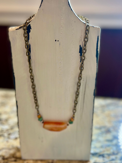 L&F Chain w/Stone Arched in Center of Necklace